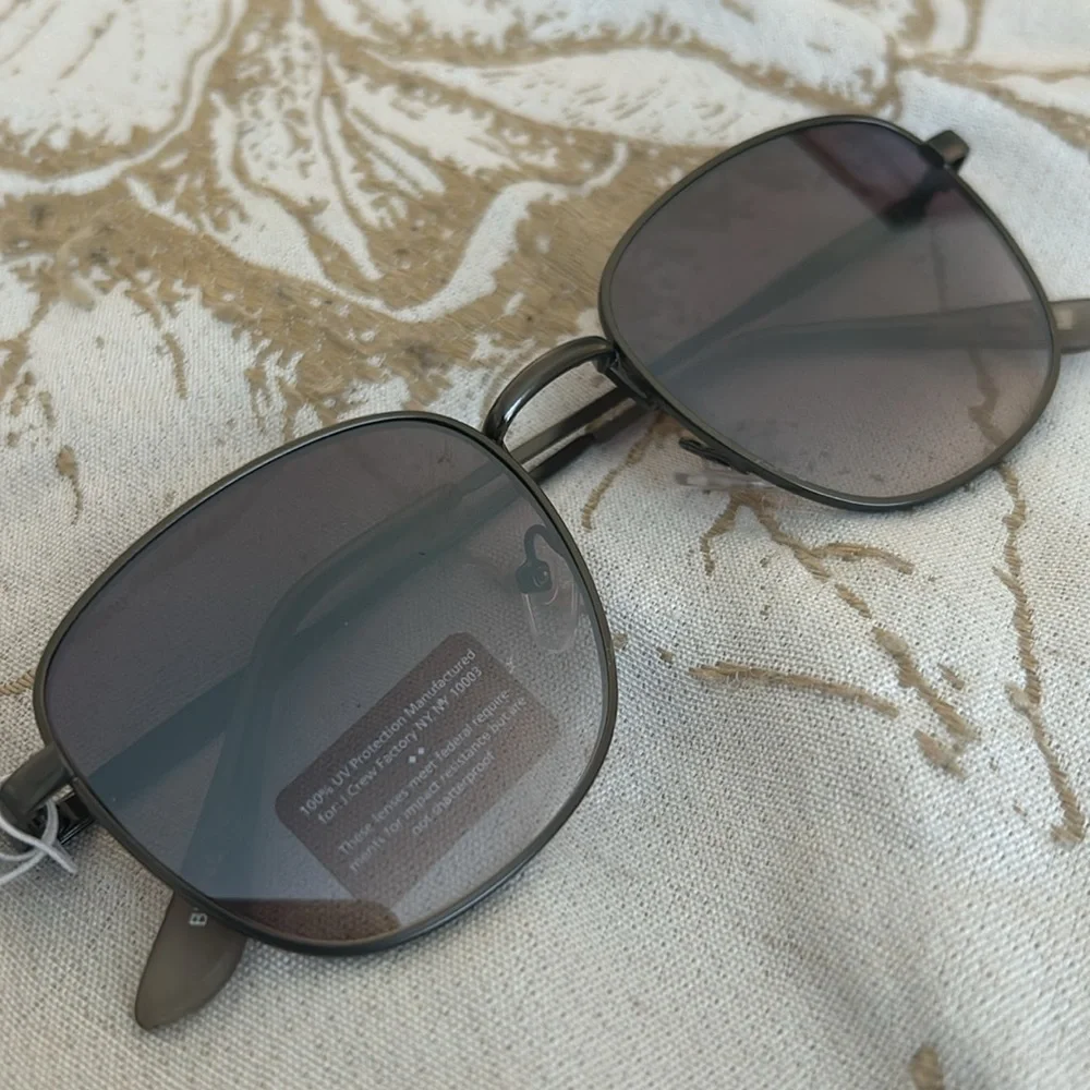 NWT J. Crew Men's Oval-Frame Sunglasses Gunmetal Purple Gradient